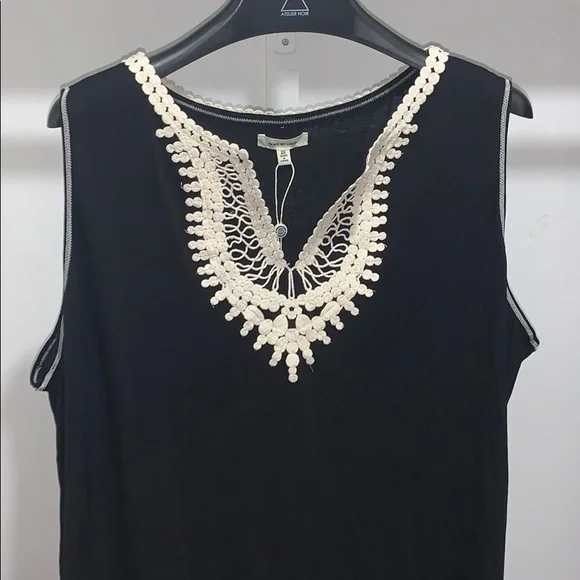 🌟 Max Studio Lace Top - Picture 2 of 2